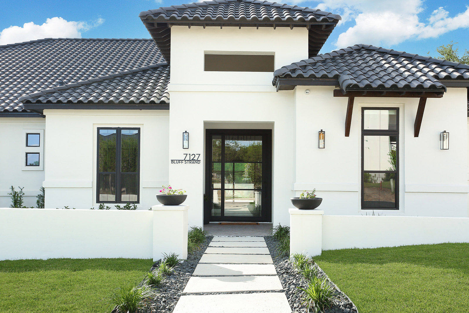 7127 Bluff Strand, San Antonio, TX 78257, USA